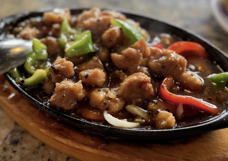 Tai Ke Shabu Shabu signature dishes Taiwanese Popcorn Chicken E33 盐酥鸡
Chili Stir Fry Chicken E21 辣子鸡丁
Sizzling Tenderloin Beef E5 黑胡椒铁板牛柳